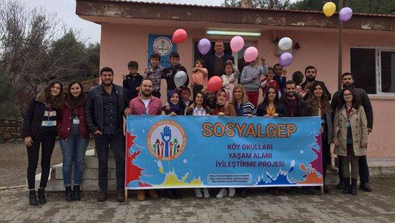 Sosyal Gençlik Platformu ekibi tarafından İlimiz Menteşe İlçesinde bulunan Bozyer İlkokulunda Okul İçi Düzenlemeler Gerçekleştirildi
