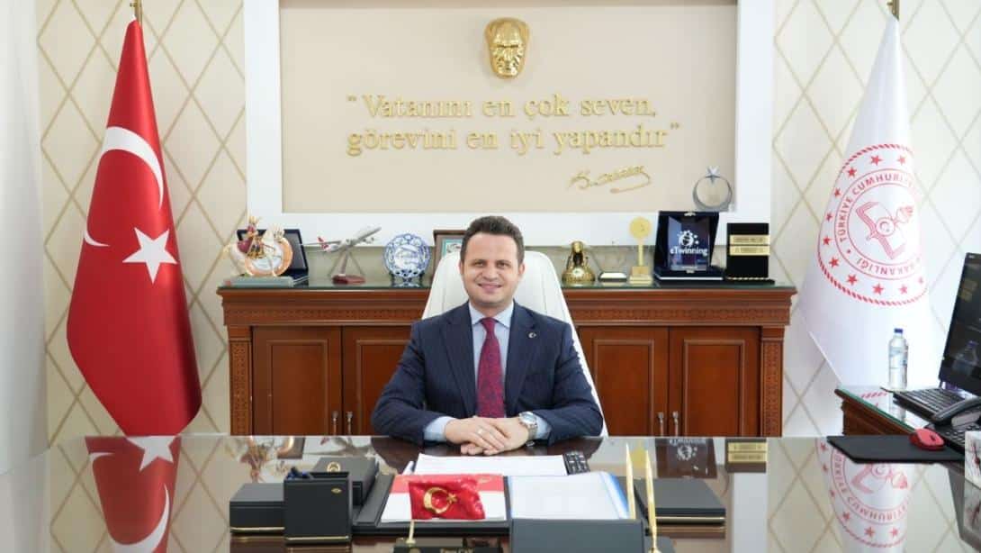 İL MİLLÎ EĞİTİM MÜDÜRÜMÜZ SAYIN EMRE ÇAY'IN 2025/2026 EĞİTİM ÖĞRETİM YILI UYUM HAFTASI MESAJI